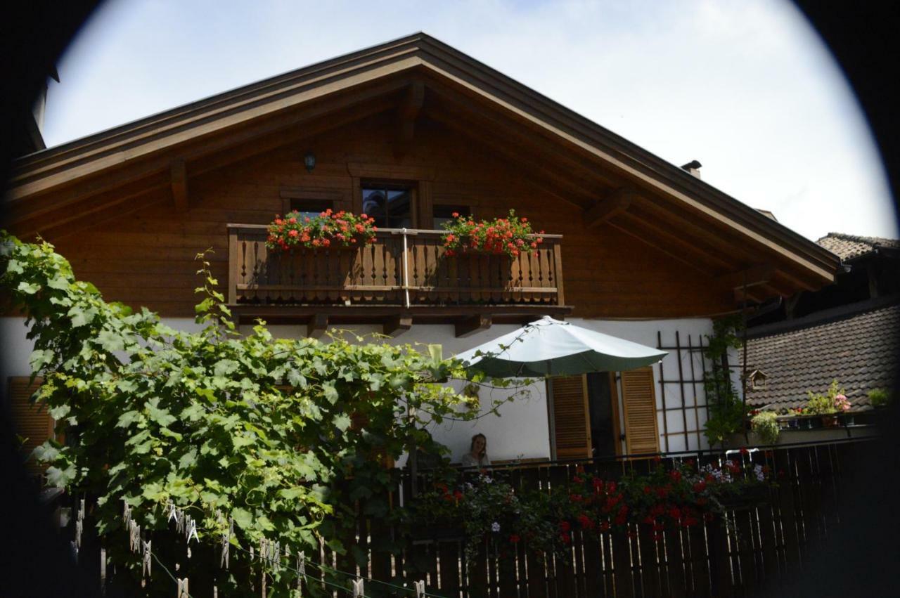Hof Am Brunnen Apartamento Cornaiano Exterior foto